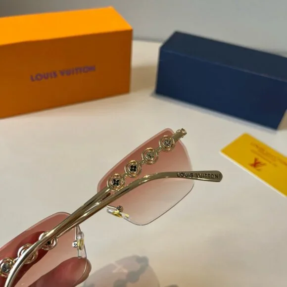 Louis Vuitton Women's Gold Sunglasses Sunglasses